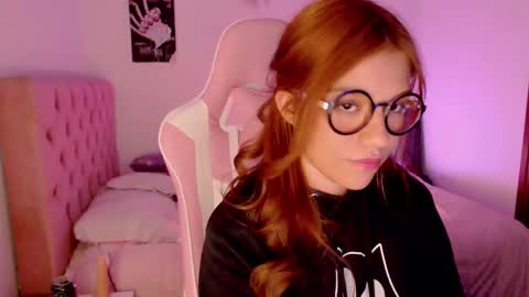 Snapshot of _lloou_ chatting on March 10, 2:06 am Sofia 3 online show from March 10, 2:06 am