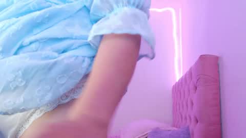 Snapshot of _lloou_ chatting on May 6, 9:09 pm Sofia 3 online show from May 6, 9:09 pm