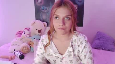 Snapshot of _lloou_ chatting on May 29, 1:03 am Sofia 3 online show from May 29, 1:03 am