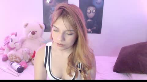 Snapshot of _lloou_ chatting on June 2, 10:56 pm Sofia 3 online show from June 2, 10:56 pm