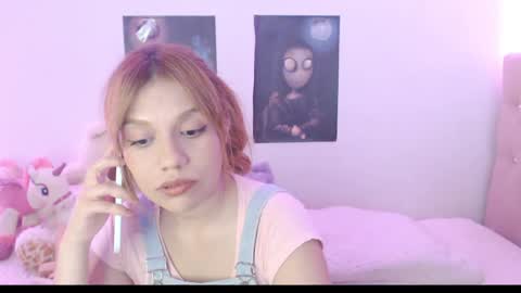 Snapshot of _lloou_ chatting on June 3, 9:42 pm Sofia 3 online show from June 3, 9:42 pm