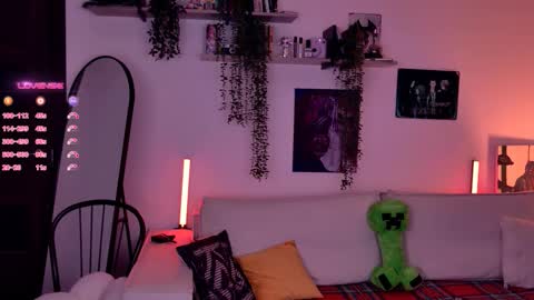 Lolly online show from November 22, 9:19 am