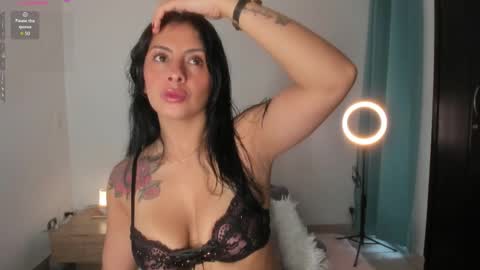   online show from April 7, 11:54 am