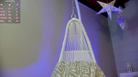 Snapshot of _luna_dupont_ chatting on February 24, 11:43 am Luna online show from February 24, 11:43 am