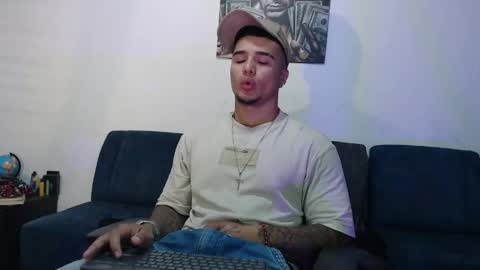 Snapshot of _luxury_23 chatting on May 13, 1:52 pm STIVEN online show from May 13, 1:52 pm