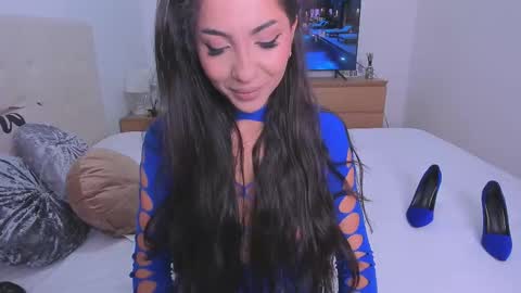 Lynna online show from December 16, 10:04 pm