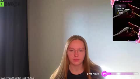 Welcome guys  Pleasure to see you all here  My name is Lysafeta and MichaelaTip menu is active Private is open  online show from September 19, 5:09 am
