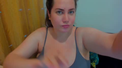 Snapshot of _madalexa_ chatting on December 10, 7:32 pm Alexa online show from December 10, 7:32 pm