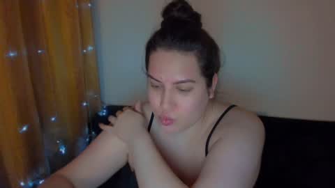 Snapshot of _madalexa_ chatting on December 21, 10:30 pm Alexa online show from December 21, 10:30 pm