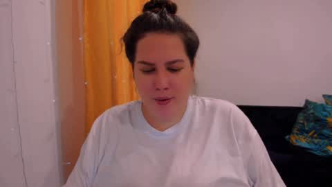 Snapshot of _madalexa_ chatting on February 2, 9:30 am Alexa online show from February 2, 9:30 am