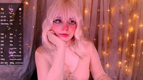 Snapshot of _marcelline_ chatting on October 5, 8:56 am Kira online show from October 5, 8:56 am