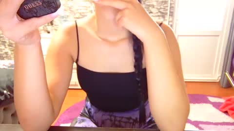 Snapshot of _mari___ chatting on September 19, 8:05 am  Mari  online show from September 19, 8:05 am