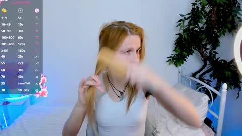 Snapshot of _mari_so chatting on May 7, 9:58 am Scarlett online show from May 7, 9:58 am