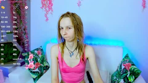 Snapshot of _mari_so chatting on May 9, 11:37 am Scarlett online show from May 9, 11:37 am