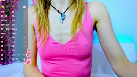 Snapshot of _mari_so chatting on May 13, 10:23 am Scarlett online show from May 13, 10:23 am