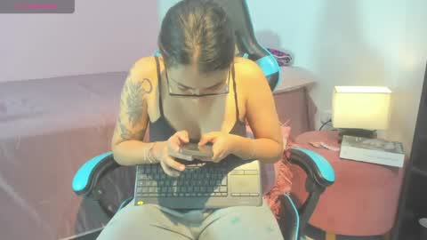Snapshot of _maria_foxx_ chatting on June 20, 4:43 pm Maria online show from June 20, 4:43 pm