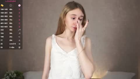  Gwen  online show from September 18, 3:52 am