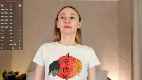  Gwen  online show from October 18, 2:47 am