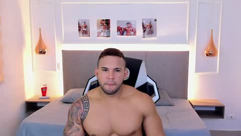 Snapshot of _matthew_santos_ chatting on July 4, 12:17 am _matthew_santos_ online show from July 4, 12:17 am