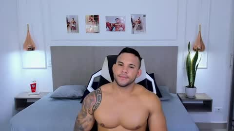 Snapshot of _matthew_santos_ chatting on July 9, 1:42 am _matthew_santos_ online show from July 9, 1:42 am