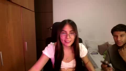 Snapshot of _maxxx1_ chatting on June 19, 3:00 am max and abby online show from June 19, 3:00 am