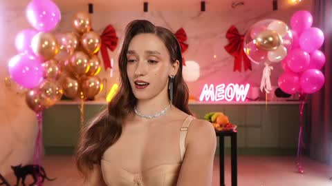 Snapshot of _meganmeow_ chatting on September 19, 8:20 pm  Saturday - start 2030-2130 GMT online show from September 19, 8:20 pm