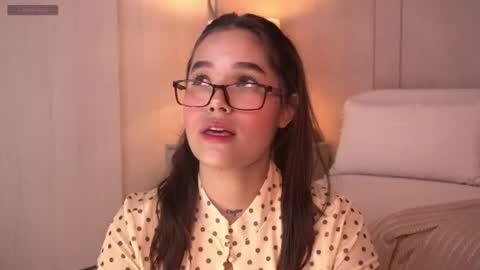 Snapshot of _meghan_gomez1_ chatting on June 13, 1:03 am online show from June 13, 1:03 am