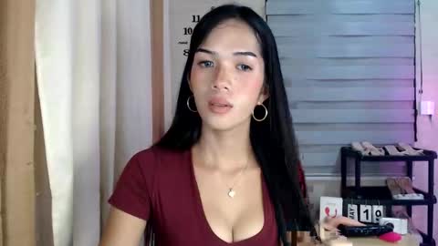 Snapshot of _mellyxxx chatting on May 20, 10:43 am Melly online show from May 20, 10:43 am
