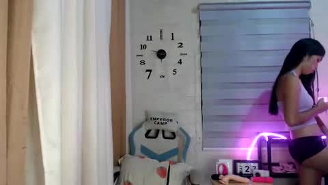 Snapshot of _mellyxxx chatting on May 27, 2:03 pm Melly online show from May 27, 2:03 pm