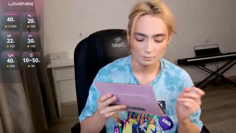 _meow_neko_ online show from January 7, 10:23 pm