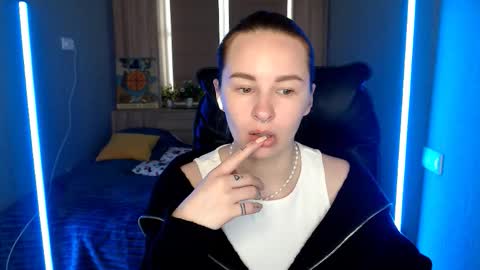 Snapshot of _mi_amore chatting on March 27, 7:58 am _mi_amore online show from March 27, 7:58 am