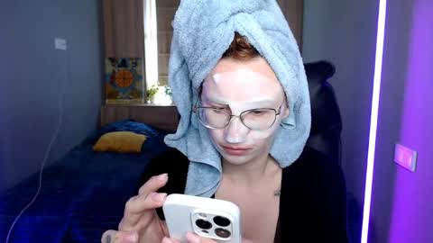 Snapshot of _mi_amore chatting on April 25, 9:01 am _mi_amore online show from April 25, 9:01 am