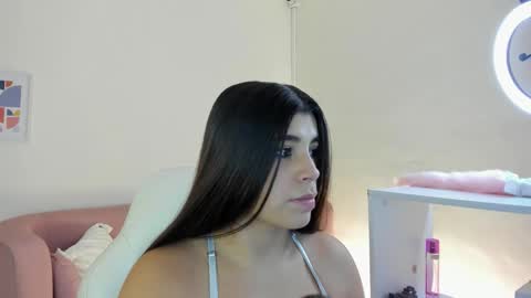 Snapshot of _mia_blue_18_ chatting on March 1, 1:46 pm MIa blue 18 online show from March 1, 1:46 pm