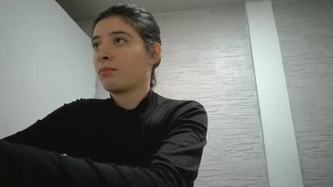 Mia-foster online show from November 9, 3:16 am