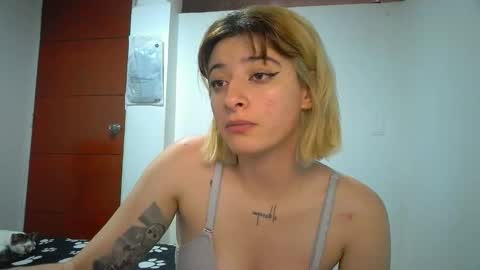 Snapshot of _mia_foster1 chatting on May 1, 7:29 pm Mia-foster online show from May 1, 7:29 pm