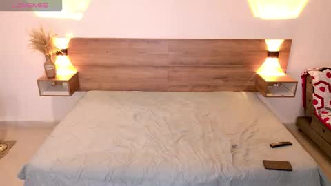 Mia online show from March 8, 10:46 pm