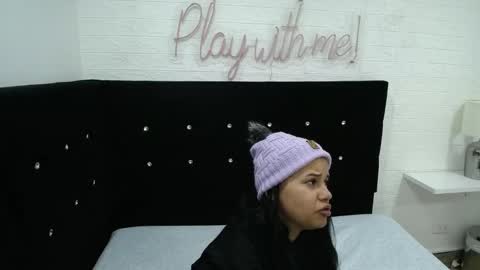  Mia  online show from February 25, 12:45 pm