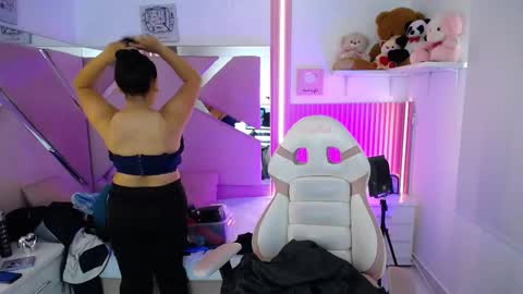  Mia  online show from October 1, 12:55 pm