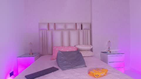 Snapshot of _miavelvet chatting on April 29, 11:58 am Mia online show from April 29, 11:58 am