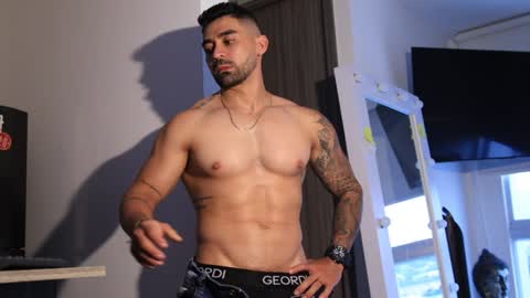 soy mike online show from February 8, 9:25 pm