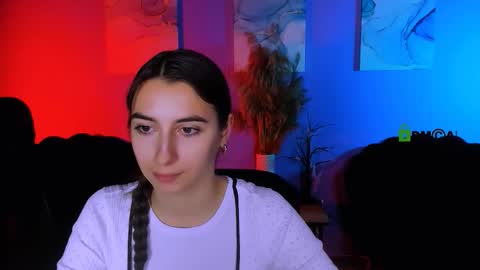 Snapshot of _mila_fire chatting on December 15, 9:57 am your Mila online show from December 15, 9:57 am