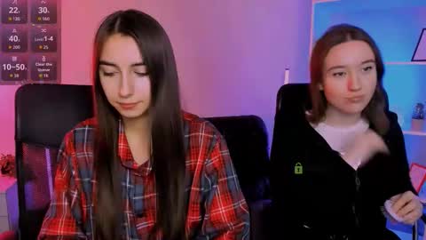 Snapshot of _mila_fire chatting on December 17, 9:59 am your Mila online show from December 17, 9:59 am