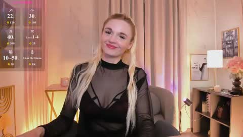 Snapshot of _mila_lux_ chatting on June 17, 9:16 pm Mila online show from June 17, 9:16 pm