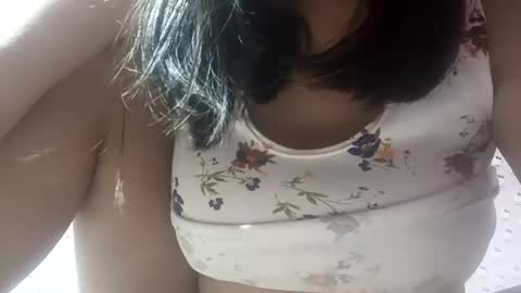 _milkytitsmomxx_ online show from December 20, 12:30 am