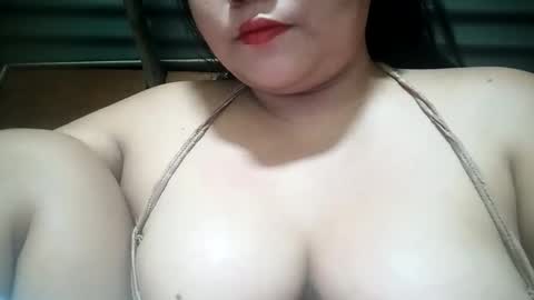 _milkytitsmomxx_ online show from May 9, 4:56 pm
