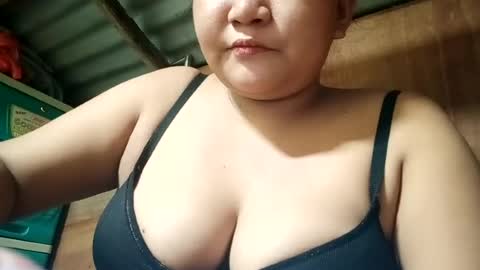 _milkytitsmomxx_ online show from June 19, 6:23 pm