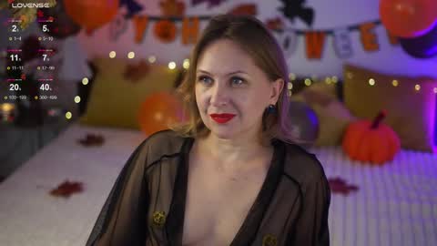 _million_dollarsmile online show from October 25, 10:23 am