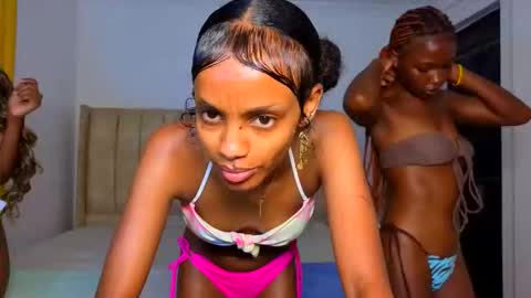 Snapshot of _mimimars chatting on March 15, 2:17 am Mimi online show from March 15, 2:17 am