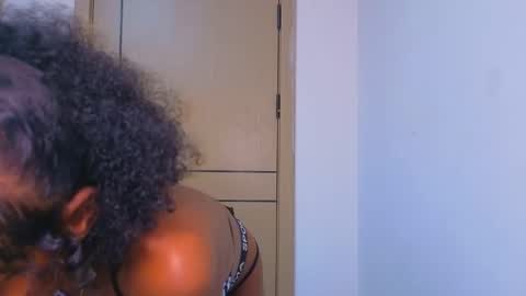 Snapshot of _mimimars chatting on April 2, 2:26 pm Mimi online show from April 2, 2:26 pm