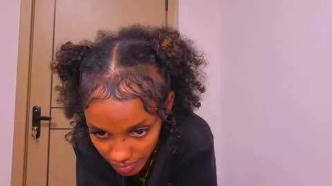 Snapshot of _mimimars chatting on April 3, 2:37 pm Mimi online show from April 3, 2:37 pm